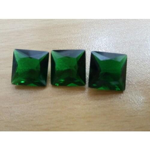 200pcs 2*2-5*5mm AAAAA Green Color Princess Shape Loose Glass stone Beads Synthetic Gems