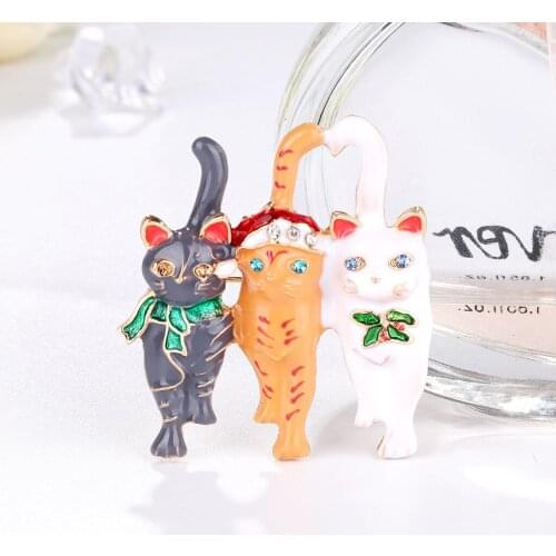 New Three Christmas Cat Brooches Cute Vivid Animal Pin Fashion Women And Men Brooch Party Jewelry Kids Gift