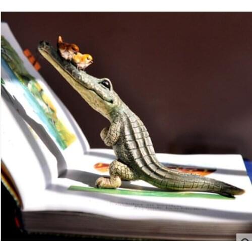 Creative cartoon fun crocodile small up Nordic style study decoration to give boyfriend gifts statue home decoration wedding