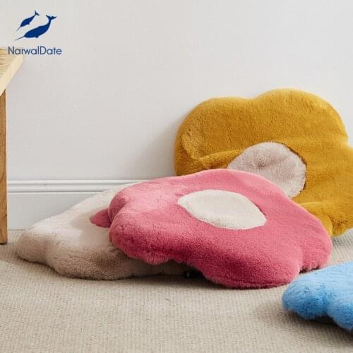 European Imitation Rabbit Fur Warm Memory Cotton Chair Cushion Daisy Cushion Slow ReboundPlush Beautiful Buttock Cushion 50*50cm