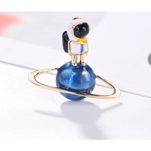Enamel Astronaut Brooches Women Men Alloy Space Travel Cosmonaut Figure Party Casual Brooch Pins Gifts