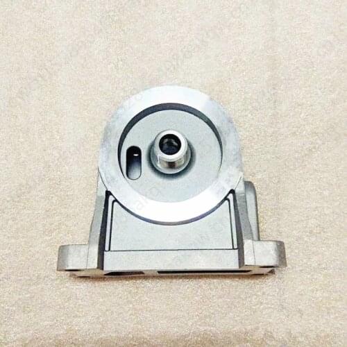 Oil filter Suitable for 2005Fo rdF ocu smo nd eo2009 Oil grid Oil filter fixed base Filtration base Radiator base Filter holder