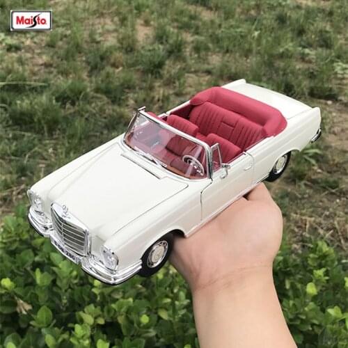 Maisto 1:18 1967 Mercedes-Benz 280SE alloy car model simulation car decoration collection gift toy Die casting model boy toy