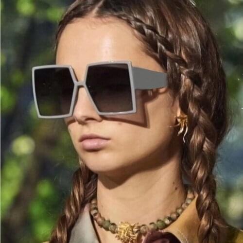 Luxury Brand Square Green Sunglasses Women Plastic Frame Driving Gradient Oversized Sun Glasses Female Men Retro Shades Travel