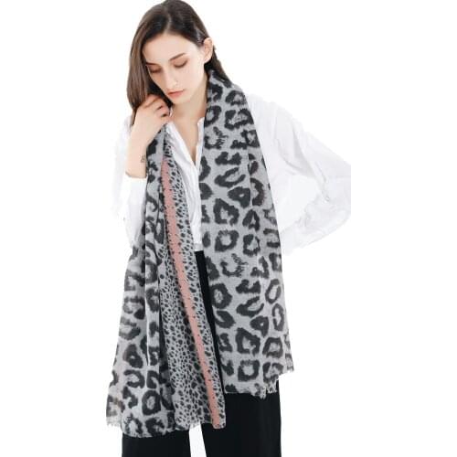 Ladies Fashion Retro Leopard Print Scarves Spring Cotton Linen Soft Oversized Silk Scarf Shawls And Wraps Women Accessories