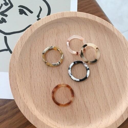 1Pcs Hot-selling Star with The Same Ring Simple Personality Acetate Retro High-end Fashion Niche French Ins Wild Ring Jewelry