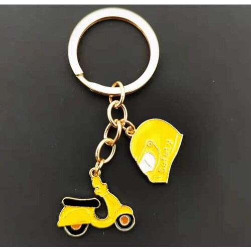 2021New yellow motorcycle keychain male fashion creative metal car key ring ladies bag charm keychain best gift jewelry