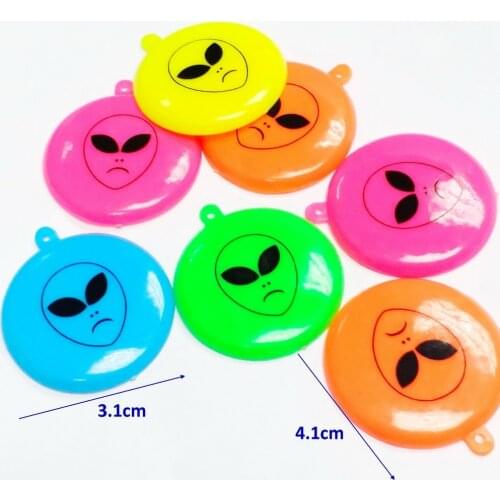 10piece Vintage Plastic ALIEN UFO for Necklace Pendant Charms for Retro Fashion Jewellery Chain clip Bead cake Decorations