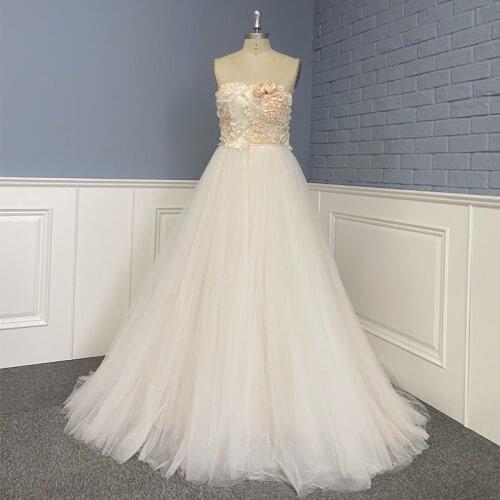 3d Flowers Wedding Dress Strapless Sleeveless Soft Tulle In Stock Bridal Gowns