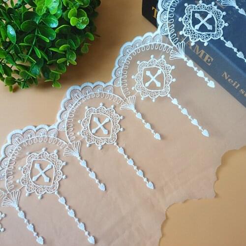 LACESVOGUE Flowers From Fabric