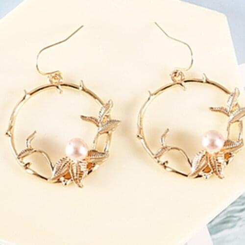 Korean Fashion Jewelry Cold Wind Flower Pearl Earrings Womens Jewelry