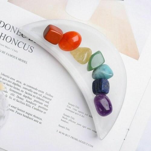 Moon Shaped Natural Plaster Selenite 7 Chakras Smooth Gems Stone Ornament Pendulum Energy Balance Therapy Stone Gypsum Base