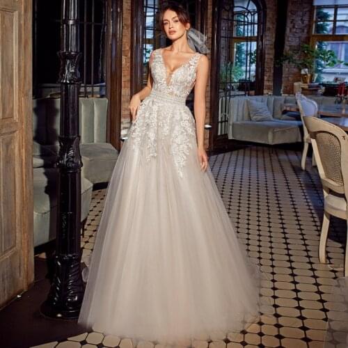 9604#Modest Tulle A-Line Appliques Lace Sleeveless Wedding Dress Deep V-neck Court Train Backless Bridal Gowns Vestido De Novia