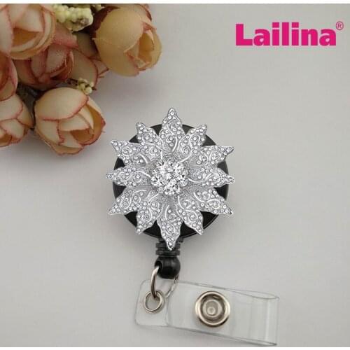 20pcs/Lot Blingbling Clear Rhinestone ID Badge Holder Elegant Floral Crystal Summery Fun Flower Name Card Retractab Clips Brooch