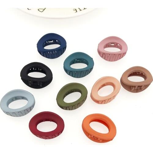 Korean Design Women Hair Claw Resin Hairpins Matte Solid Color Hair Crab Oval Shape Hair Clips Girls Hair Accessories Small size