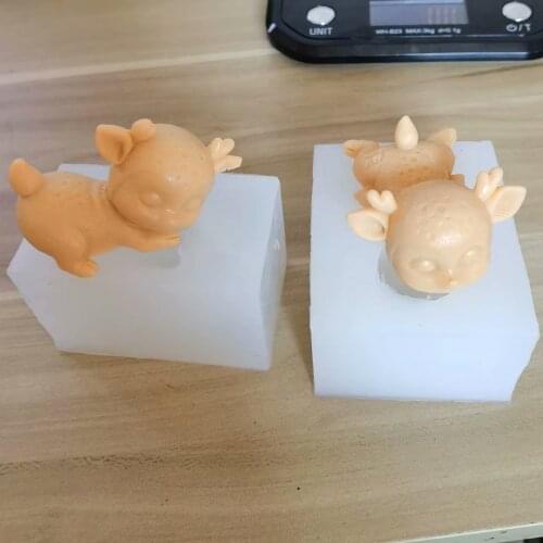 Cute and mischievous elk modeling fragrant gypsum DIY mold mousse chocolate liquid silicone mold