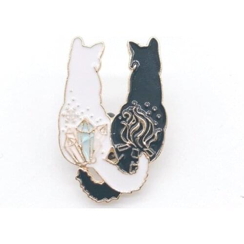 New Fashion Black White Animal Cat Brooches Handmade Alloy Jewelry Shirt Bag Badge