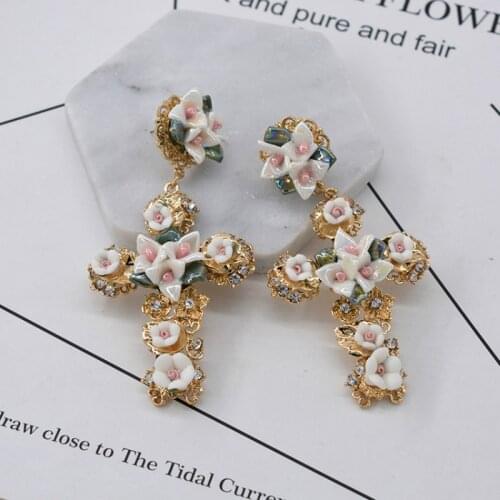 SHIFEEL New Euramerican Palace Vintage Pop Baroque Style Pendientes Brand Jewelry Magnetic flower Carved Cross Earrings