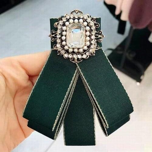 2019 New Simple Korean Girl Retro Palace Cloth Imitation Pearl Brooch Bow Tie for Women Vintage Fashion Shirt Accessories