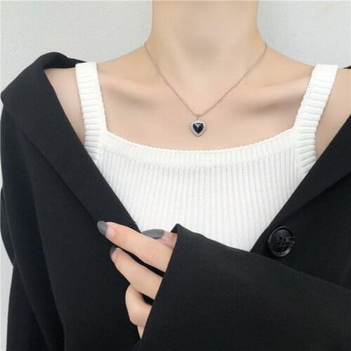 Kpop Black Heart Necklace French Metal Love Clavicle Chain Korean Simple Female Short Pendanklace Female Short Pendant for Women