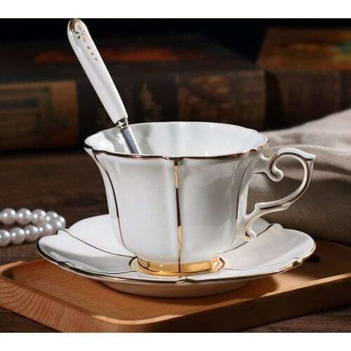 European Bone China Coffee Cup and Saucer Set Royal Luxury Handmade Porcelain Gold Coffee Mugs Afternoon Tea Cup Set Japanese
