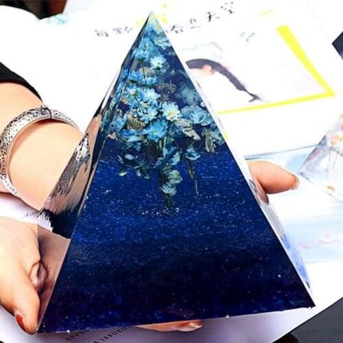 Creative Pyramid Table Ornaments Crystal Epoxy Resin Mold Home Desk Decortaions Casting Silicone Mould DIY Crafts Jewelry M2EA