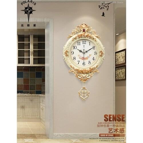 Wall clock fashion wall hanging watch mute living room clock European clock light luxury quartz clock household hanging type