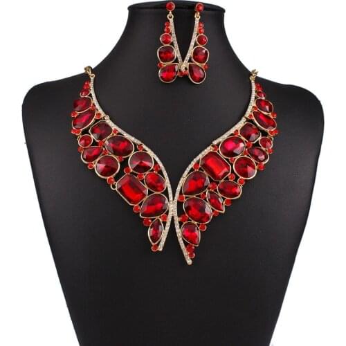 Popular bridal accessories Exaggerated collarbone chain The new fashion big Rhinestone necklace earrings set
