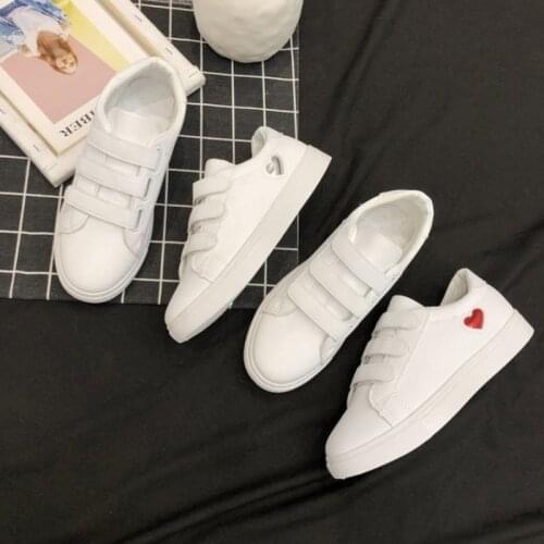 Women Sneakers Leather Shoes Spring Trend Casual Flats Sneakers Female New Fashion Comfort Cute Heart Vulcanized Platform Shoes