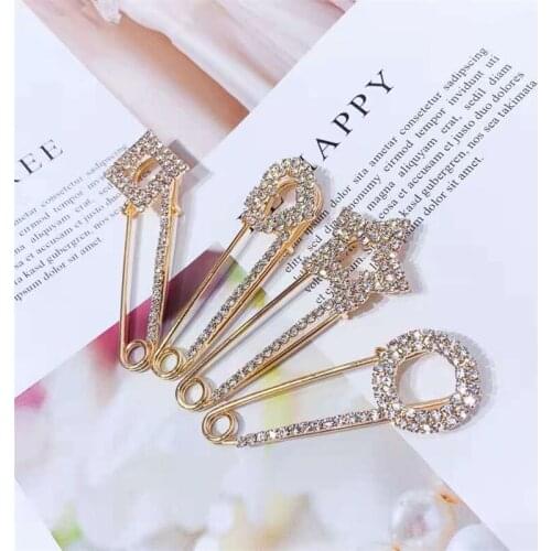 Fashion For Woman Rhinestone Brooch Button Clothes Cardigan Small Pin Charm All-Match Corsage Clothing Accessories Wholesale