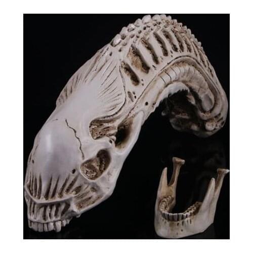 Alien Queen Xenomorph Warrior PVC Action Figure Skull Model Resin Crafts Halloween Decoration Collectible Model Toy Doll