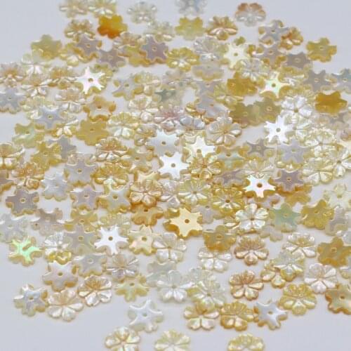 2021New Natural Shell Petal-shaped Loose Beads Yellow Handmade Crafts DIY Necklace Bracelet Earrings Jewelry Accessories 4PCS
