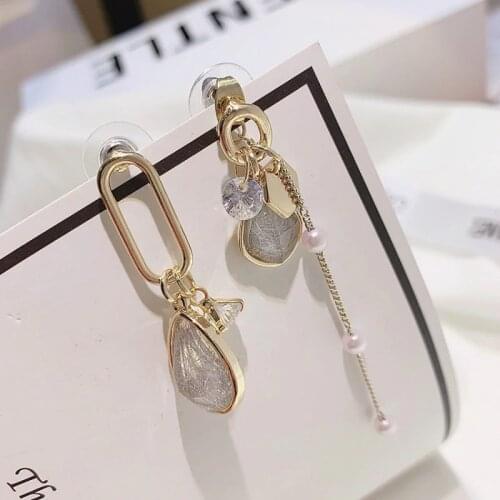 2019 New Arrival Duohan Acrylic Trendy Women Dangle Earrings Asymmetric Gray Delicate Earrings Bohemian Drop Earrings