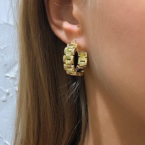 2021 Trend New Jewelry C-shaped Geometric Alloy Hollow Earrings For Women Simple Personality Fashion Light Luxury Earrings