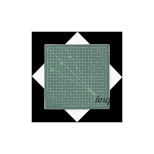 Rotary cutting board for high-grade patchwork cutting