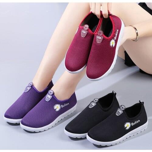 2021 new womens shoes cloth shoes in the elderly low help cloth shoes new fashion sneakers anti-slip soft-soled mother shoes