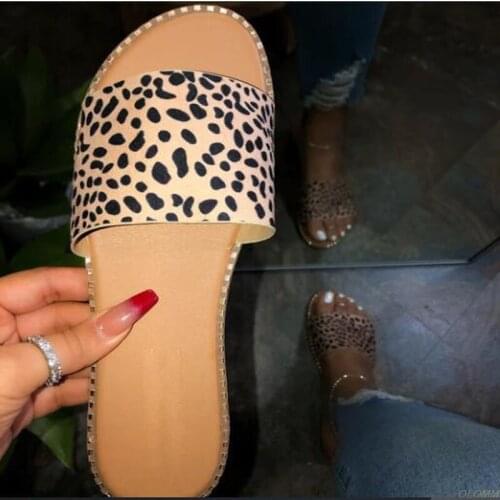 New Fashion Summer Woman Shoes Leopard Slippers Beach Sandals Flat Slides Garden Leisure Slippers Elegant Ladies Slippers