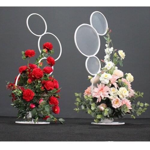 New film wrought iron circle road guide wedding stage scene layout ring table flower Chinese wedding props flower decoration foi