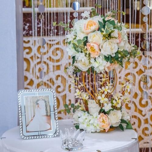 Luxury customization wedding dining table flower ball Road cited flowers Window decoration with gold iron stand flowers set 2pcs