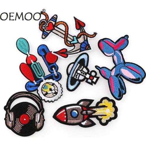 1pc SPACE Rocket Ship Iron On Badge Patches Embroidered Applique Sewing Patch Clothes Stickers Garment Apparel Accessories