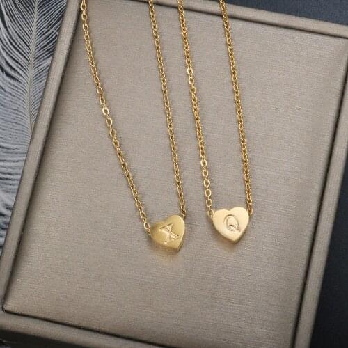 26 Love Peach Heart Stainless Steel Letter Pendant Necklace Gold-Plated 18K Vacuum Plating Necklace Ladies Fashion Jewelry Gifts