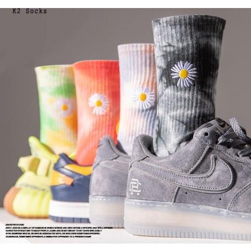 Fashion Tie-dye Daisy Women Socks Cotton Harajuku Hip Hop Colorful Flower Graffiti Happy Ladies Funny Skateboard Girls Sockings