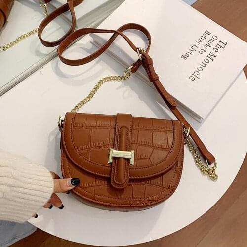 Devils2020 Small Design Womens New Net Red Versatile Ins Messenger High Sense Fashion Saddle Bag