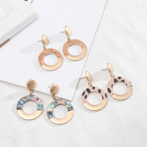 2021 New Hollow Out Round Abalone Horse Hair PU Leather Circle Stud Earring for Women