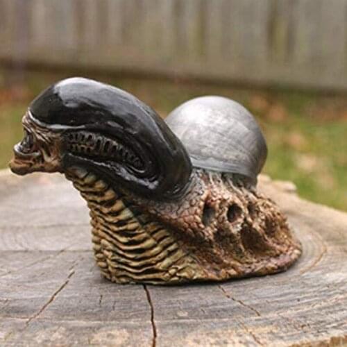 Alien Snail Statue Birthday Gift Exquisite Character Statue Model Doll Resin Decoration