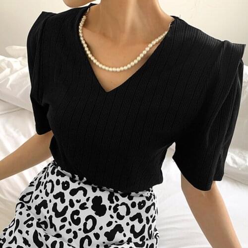 Korean Chic Summer Temperament Elegant V-Neck Pearl Chain Decorative Design Sense Loose Short-Sleeved Sweater Top