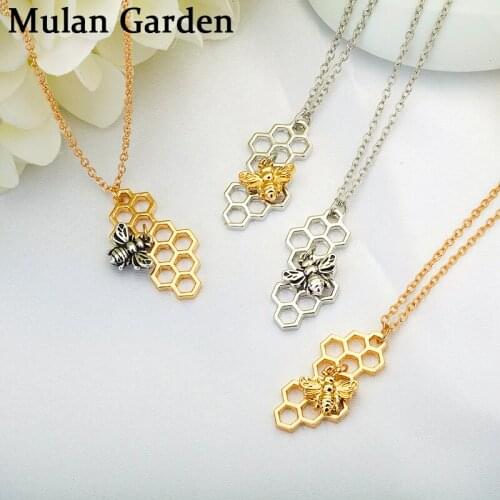 M&G New 4 Colors Trendy Bee Alloy Necklace Simple Fashion Honeycomb Pendant Necklace Personality Jewelry Accessories Girl Gifts