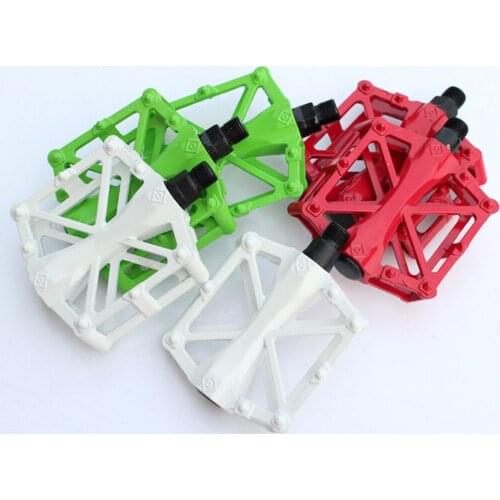 2PCS Mountain Bike Pedals Cycling Ultralight Aluminium Alloy Pedals Mountain Bicycle Pedals Flat Bicycle Accessories