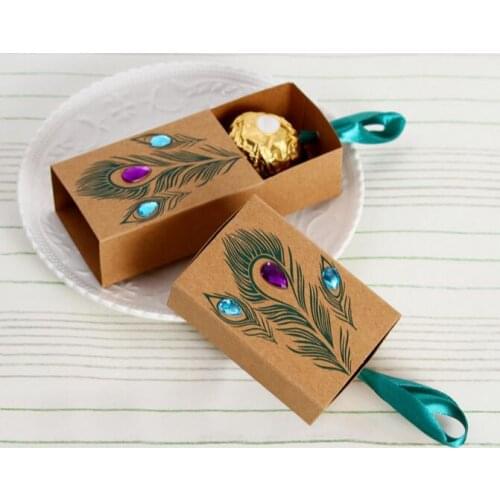 100 Pcs Peacock Feather Candy Boxes Drawer Design Wedding Favors Faux Rhinestone Kraft Paper Gift Boxes 7.5*5*3cm scatole regalo
