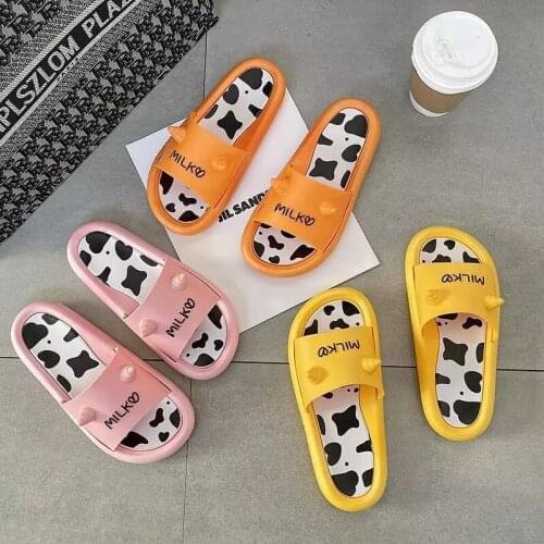 Womens Summer Slippers Comfortable Antiskid Indoor Slippers Four Seasons Slippers Fashionable Beach Shoes Size 36-41